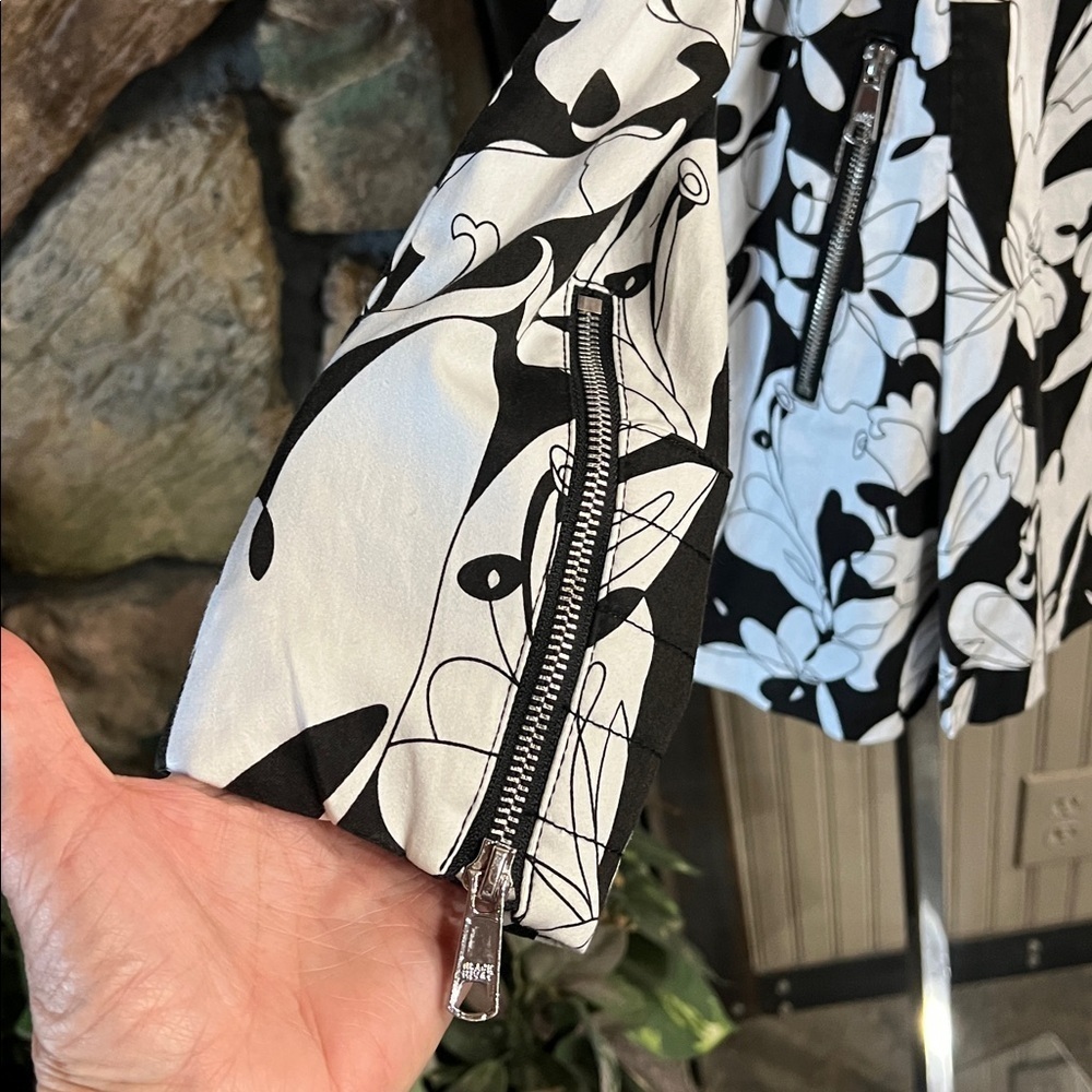 Black Rivet Monochrome Abstract Jacket - Picture 4 of 9